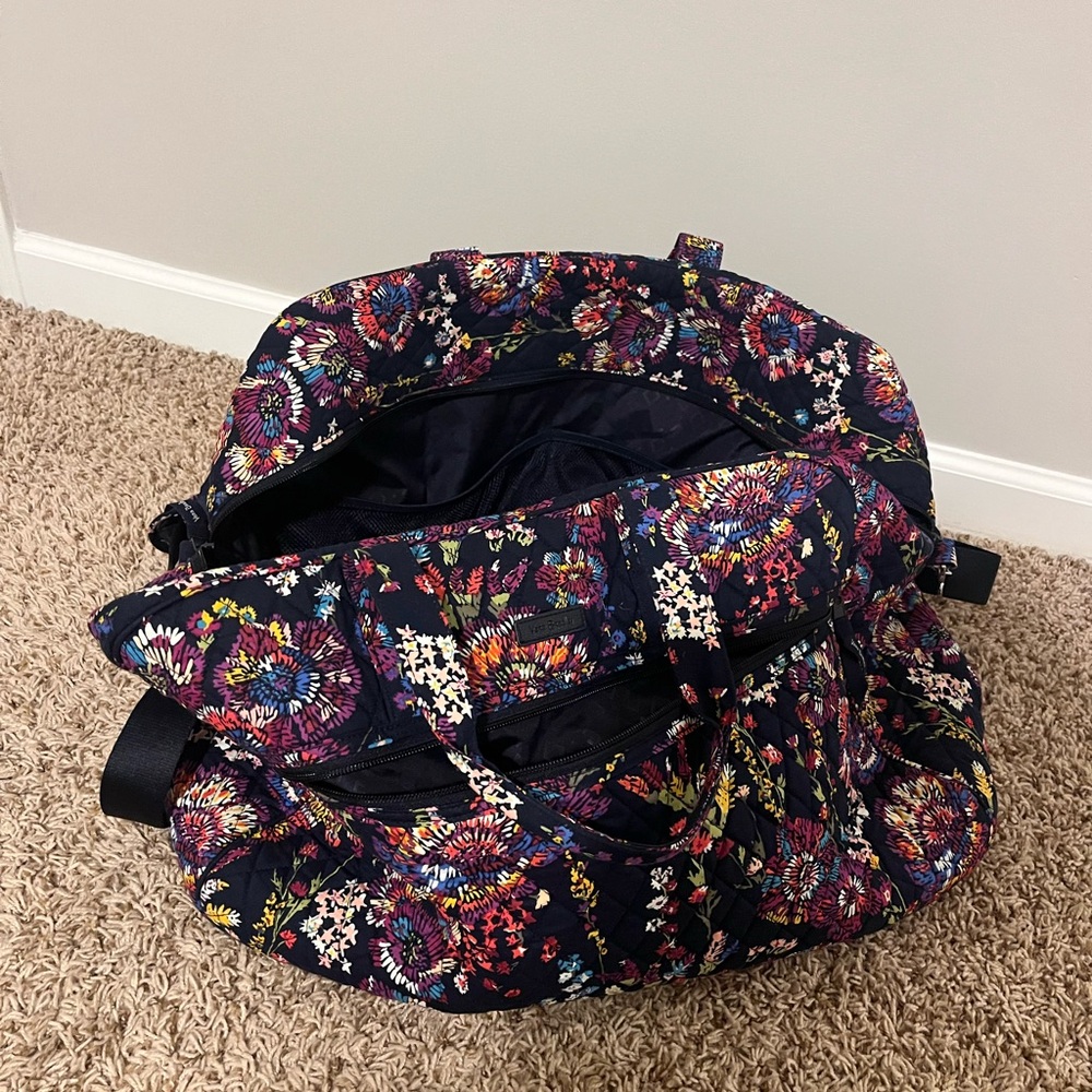 Vera Bradley Weekender Bag- Midnight Floral- like new!